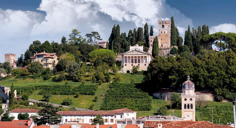 Conegliano ist ein charmantes Städtchen im Veneto, bekannt für Wein, Geschichte und das Castello mit Blick über die Prosecco-Hügel.