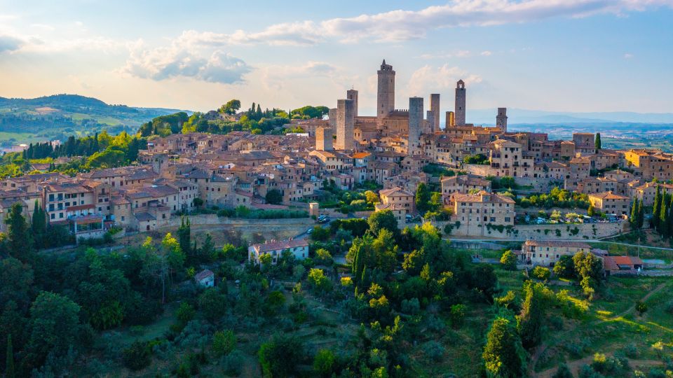 San Gimignano, das „mittelalterliche Manhattan“, beeindruckt mit seinen Türmen, Kunstschätzen und toskanischer Atmosphäre.