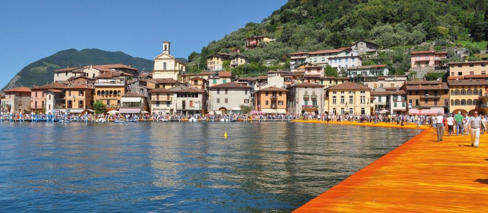 Die schwimmenden Brücken auf dem Lago d’Iseo, der viertgrößte Oberitalienische See, sind das letzte Werk des Künstlers Christo.