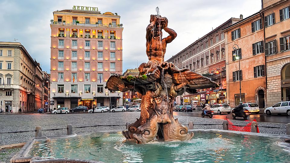Die Piazza Barberini trägt den Namen der mächtigen Familie Barberini, die das barocke Rom entscheidend prägte.