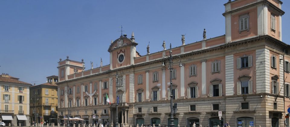 Piacenza ist die Hauptstadt der gleichnamigen Provinz Piacenza, sie hat ca. 102.000 Einwohner. Die Stadtist reich an Kunstschätzen.