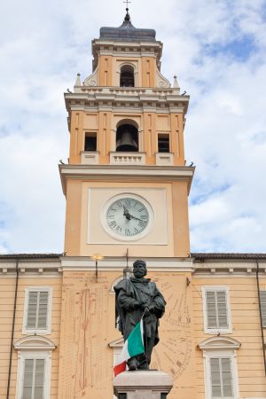 Fließtext 1 Der Piazza Garibaldi in Parma Emilia Romagna
