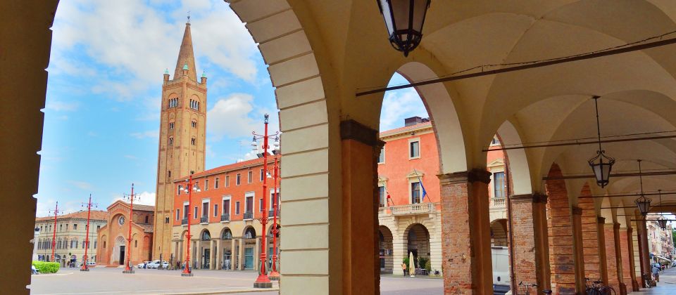 Forlì in der Emilia-Romagna liegt am Fuß des Apennins, verbindet antike Wurzeln mit reicher Kultur und pulsierendem Stadtleben.