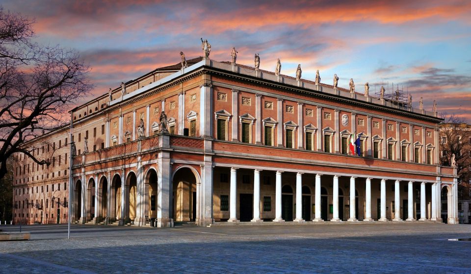 Das Teatro Valli in Reggio Emilia besticht mit neoklassizistischer Eleganz, prachtvollem Innenraum und hochkarätigem Kulturprogramm.