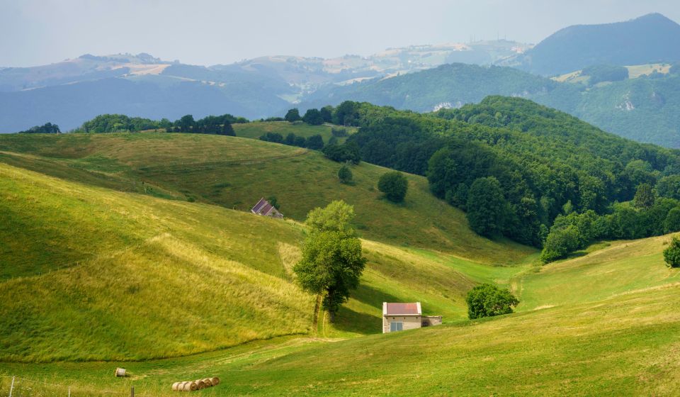 In Alta Lessinia laden sanfte Hügel und mächtige Berge mit ihren urigen Schutzhütten zum Innehalten und Genießen ein.