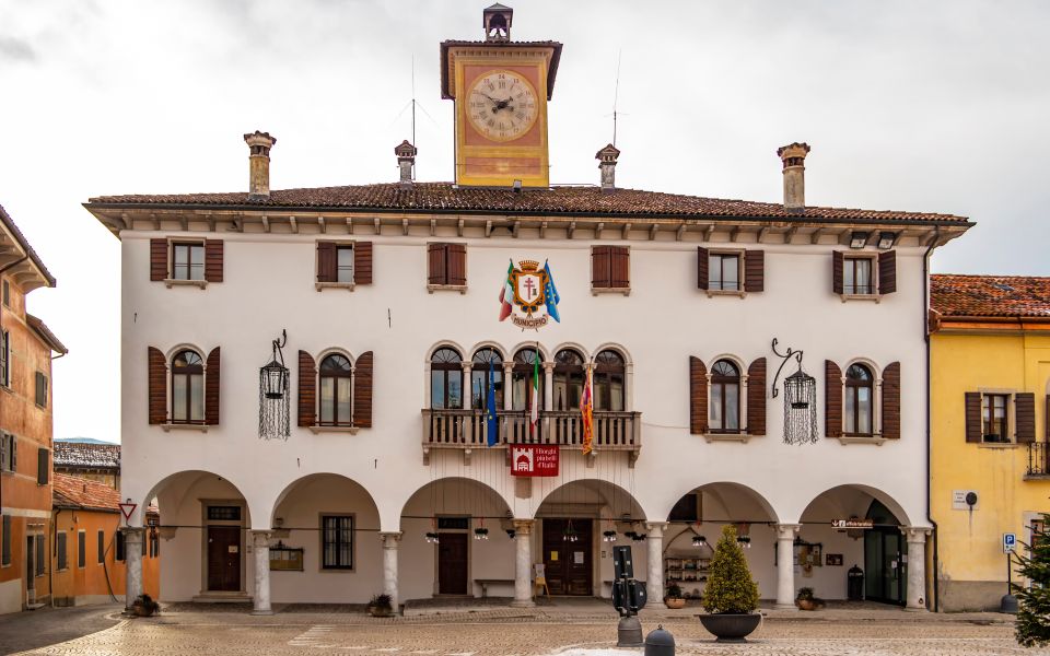 Das Rathaus von Mel im Palazzo Zorzi vereint Renaissance-Eleganz mit Geschichte und Blick auf den malerischen Hauptplatz.