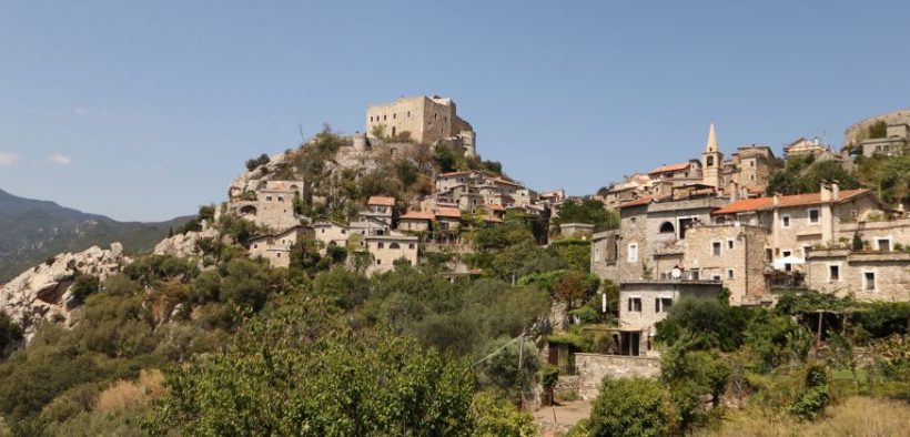 Castelvecchio di Rocca Barbena Beitragsbild