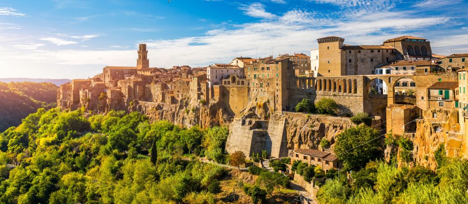 Pitigliano ist eine italienische Gemeinde mit 3.732 Einwohnern im Südosten der Provinz Grosseto in der Toskana.