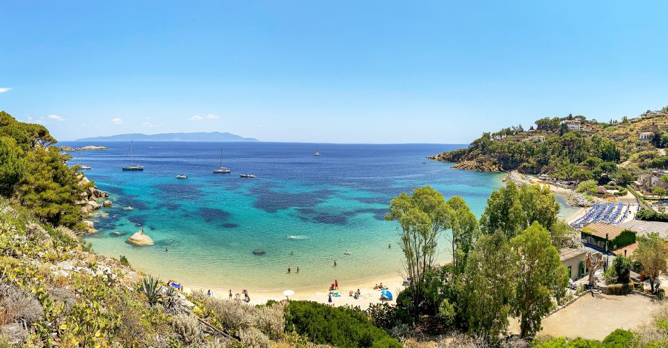 Herrlicher Blick auf die Spiaggia delle Cannelle, südlich von Giglio Porto