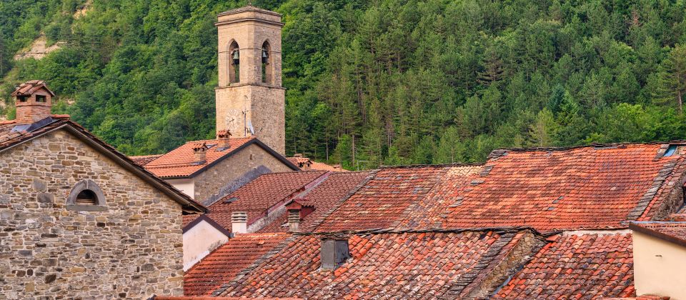 Bagno di Romagna in der Emilia-Romagna ist ein traditionsreicher Kurort in den Apenninen, bekannt für Thermalquellen und Natur.
