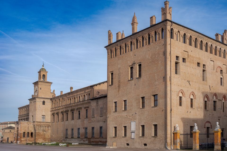 Das Castello dei Pio ist ein eindrucksvoller Palast-Komplex aus dem 11.–17. Jahrhundert.