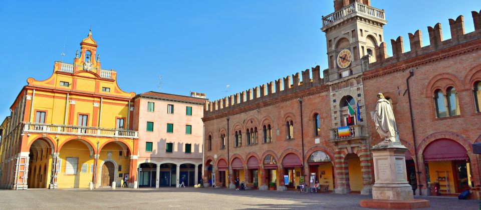 Cento, eine kleine Stadt im Herzen der Emilia-Romagna, vereint Kunst, Geschichte und Tradition auf einzigartige Weise.