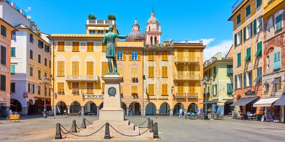 Die Statue auf der Piazza Mazzini ehrt Giuseppe Mazzini, prominenter italienischer Patriot und Wegbereiter der Einigung Italiens.