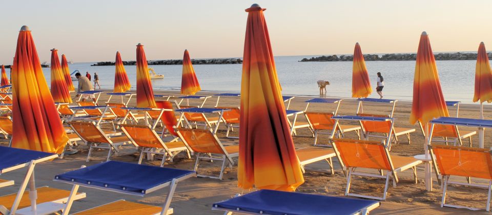 Gatteo a Mare ist ein lebhafter Badeort an der Adriaküste der Emilia Romagna, bekannt für seine Strände, Kultur und Gastfreundschaft.