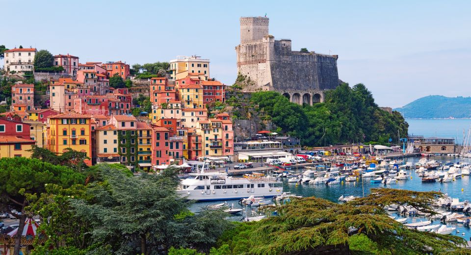 Die Burg von Lerici thront hoch über dem Meer, bietet weite Ausblicke und erzählt Geschichte aus dem Mittelalter.