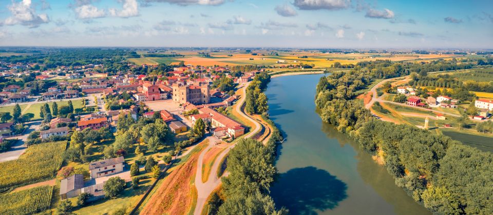 Mesola, in der Provinz Ferrara, begeistert Besucher mit einer faszinierenden Verbindung aus Geschichte, Kultur und Natur.