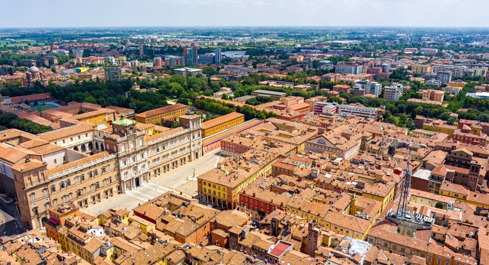 Der Palazzo Ducale prägt Modenas Stadtbild, verkörpert Geschichte und Kultur und bleibt bis heute ein zentrales Wahrzeichen.