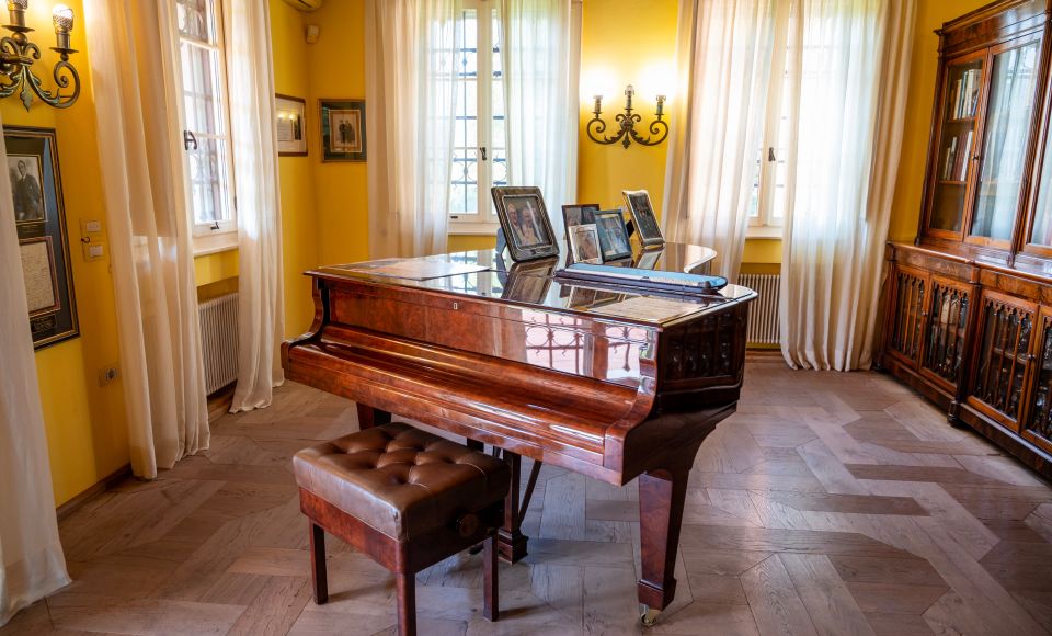 Das Casa Museo Pavarotti zeigt das Leben des Tenors mit persönlichen Erinnerungen, Kostümen und einzigartigen Exponaten.