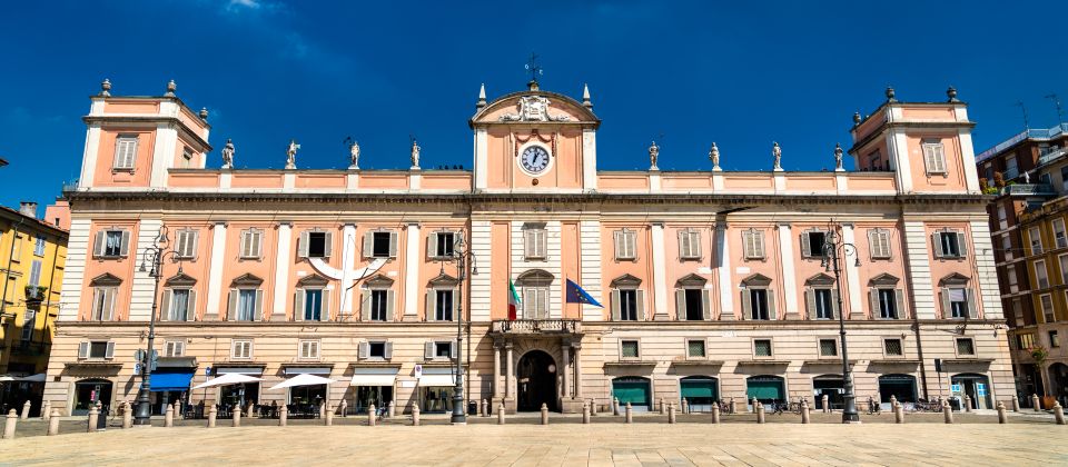 Der Palazzo ist ein eindrucksvolles Bauwerk, das Geschichte, Macht und städtische Identität verkörpert.