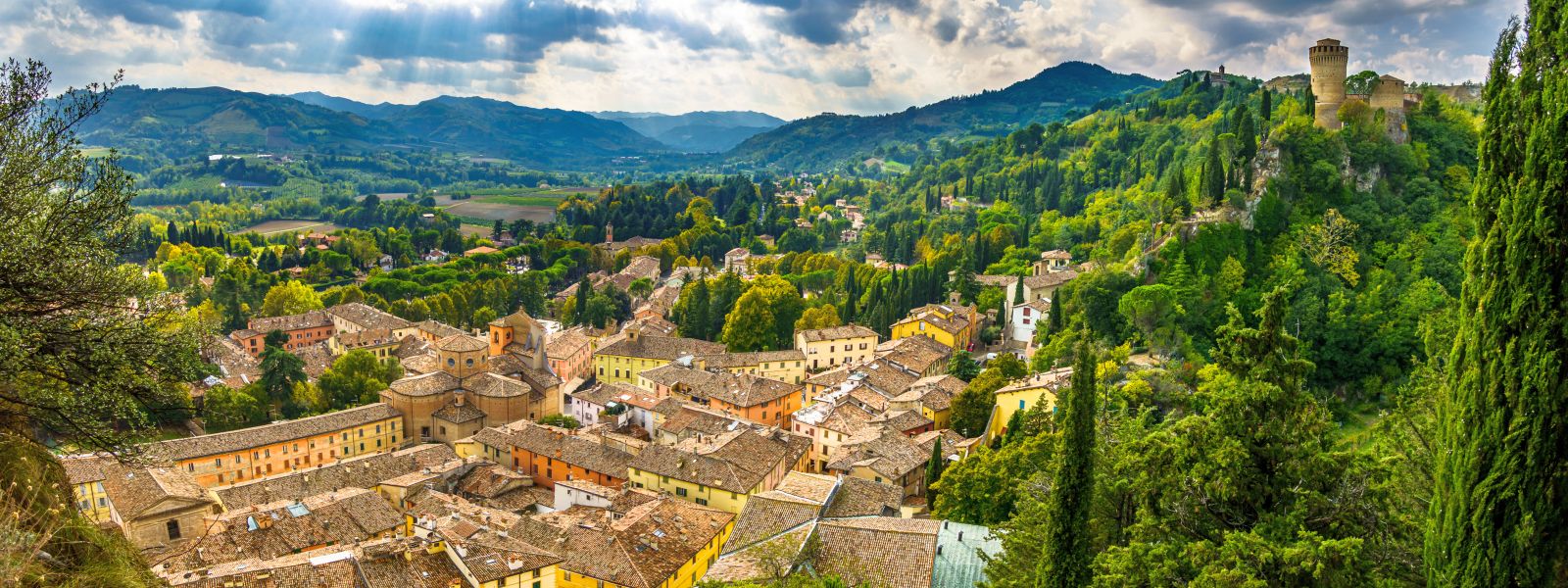 In der Emilia-Romagna finden sich zahlreiche wunderschöne Orte, die offiziell zu den “Borghi più belli d’Italia” zählen.