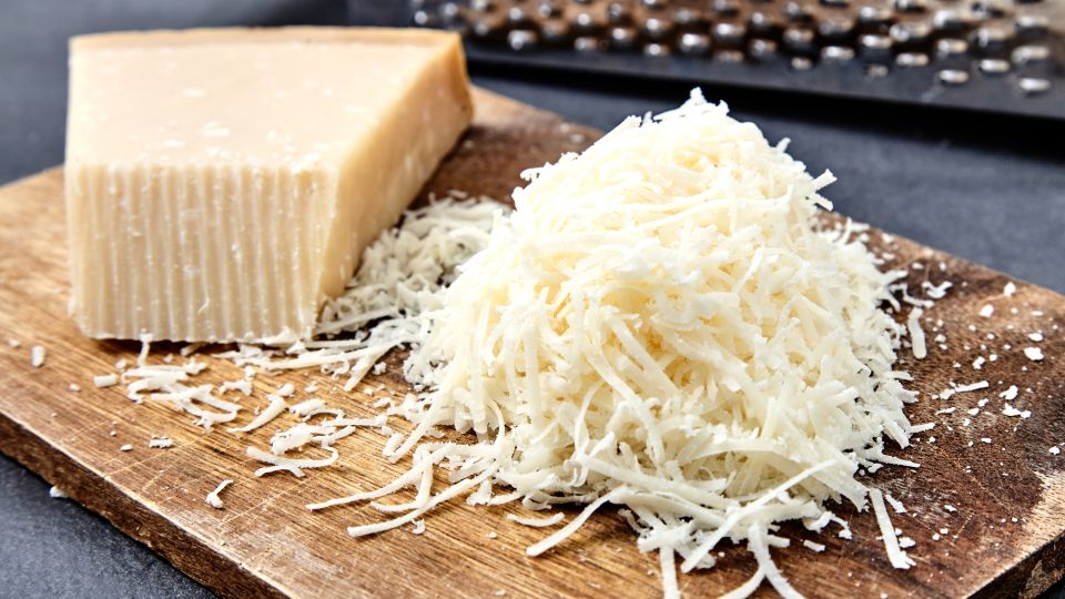 Frisch geriebener Parmigiano: Perfekt zu jeder Pasta 