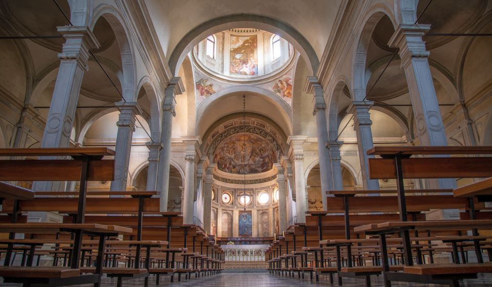 Die Chiesa di Santa Maria Assunta in der Abbazia di Praglia beeindruckt mit Renaissancearchitektur und kunstvollen Fresken.