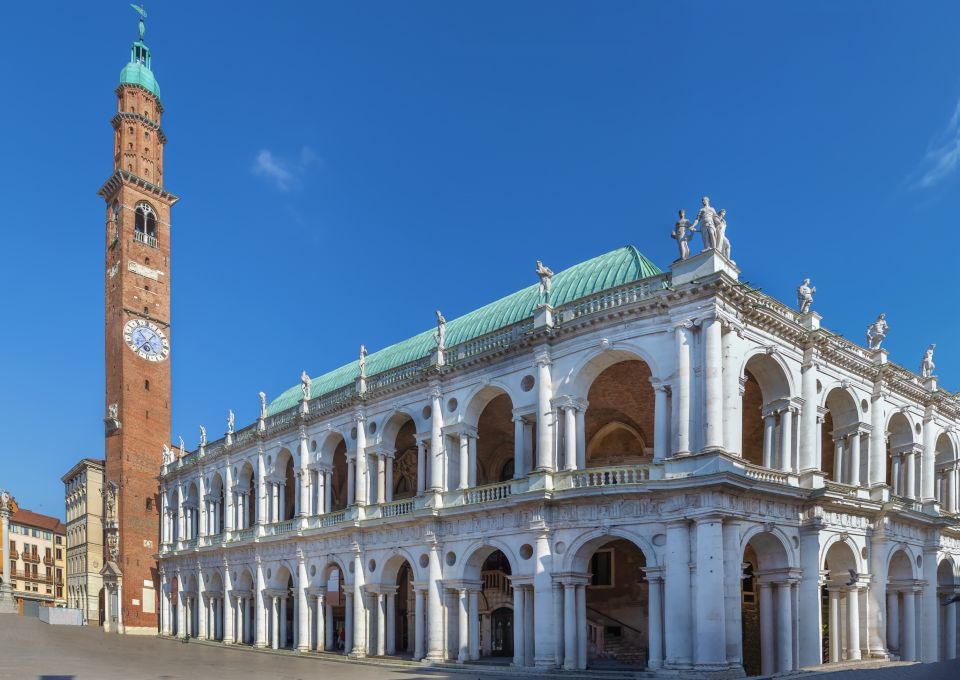 Der Torre Bissara neben der Basilica Palladiana ragt 82 Meter hoch und prägt seit Jahrhunderten Vicenzas Skyline.