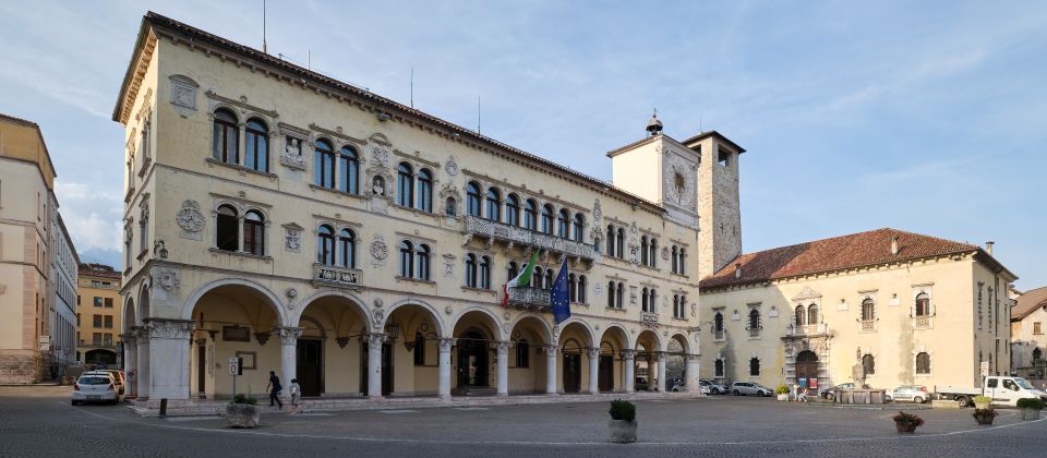 Wer die Stadt Belluno betritt, spürt sofort die Balance zwischen ruhiger Provinz, kultureller Tiefe und lebendiger Seele.