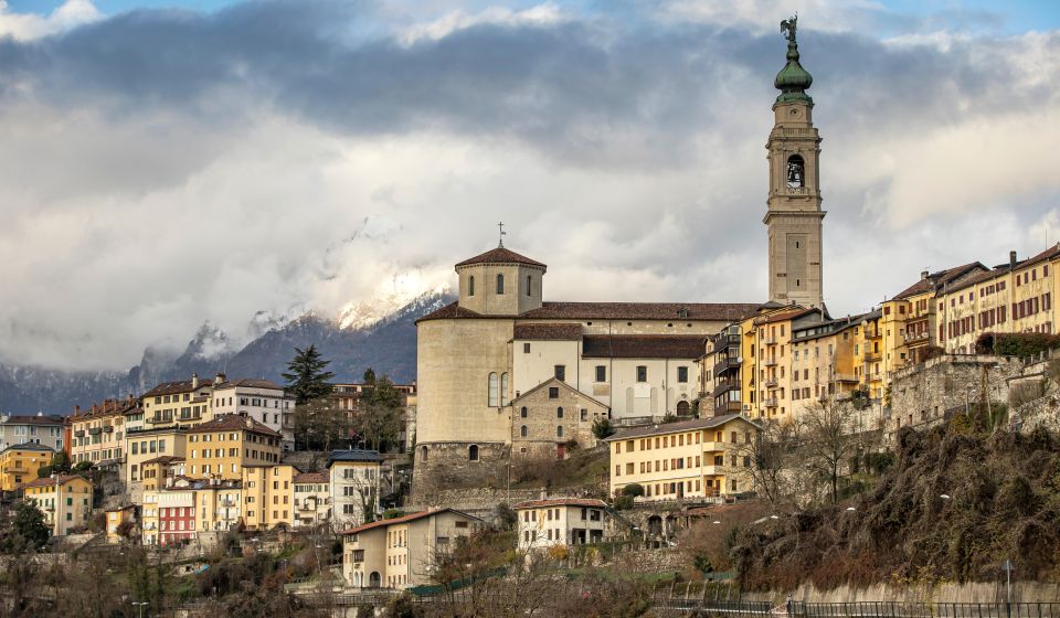 Belluno vereint venezianische Eleganz und alpine Tradition – ein kulturelles Zentrum zwischen Geschichte und Bergwelt.