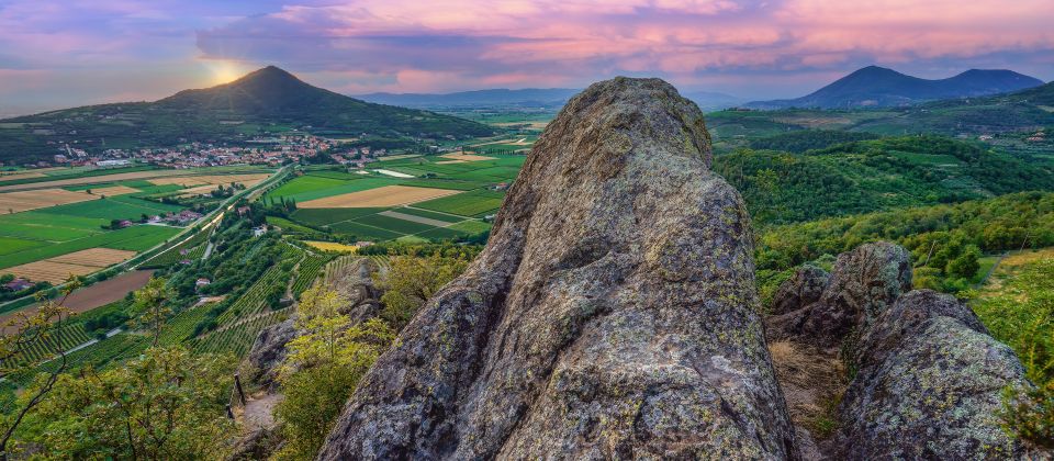 Zwischen den geschwungenen Hügeln der Provinz Padua liegt Cinto Euganeo, wo Natur und Geschichte sich in Balance begegnen.