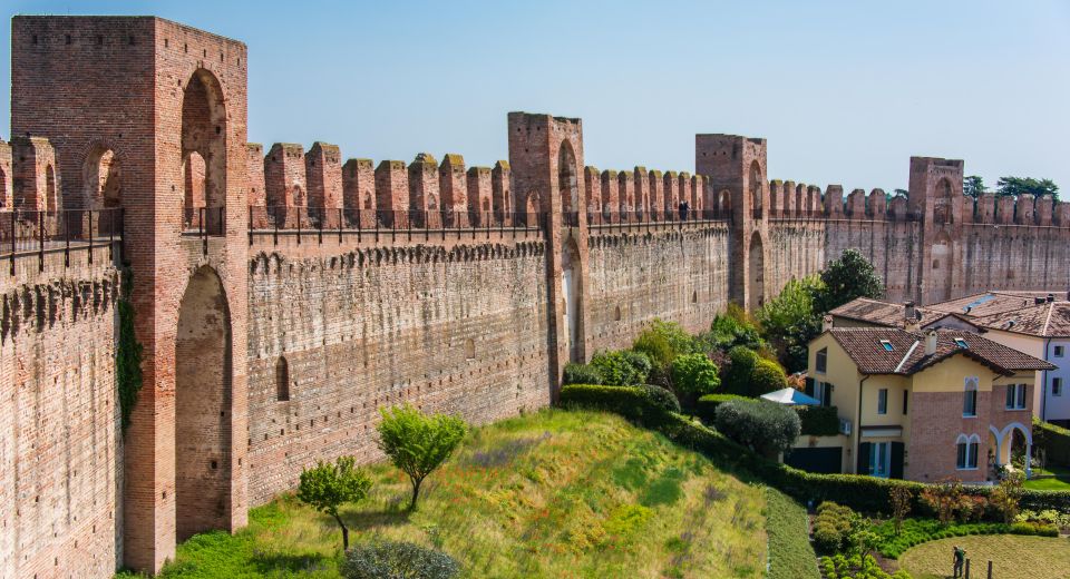 Innerhalb der Mauern von Cittadella entfalten sich schachbrettartig Gassen, Plätze, Palazzi und das lebendige Stadtzentrum.