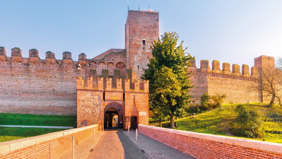 Porta Bassano: Das Nordtor ist das größte Tor der Stadt. Heute ist hier das Fremddenverkehrsamt untergebracht.