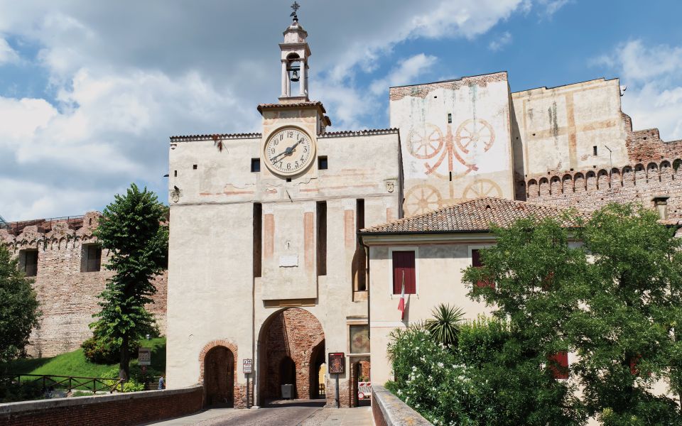 Porta Padova: Das Südtor ist der Haupteingang zur Stadt. Markantes Kennzeichen ist der Torre di Malta (Turm von Malta).