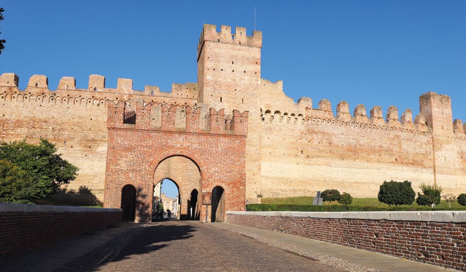 Porta Vicenca: Das Westtor hat einen 25 Meter hohen Wehrturm