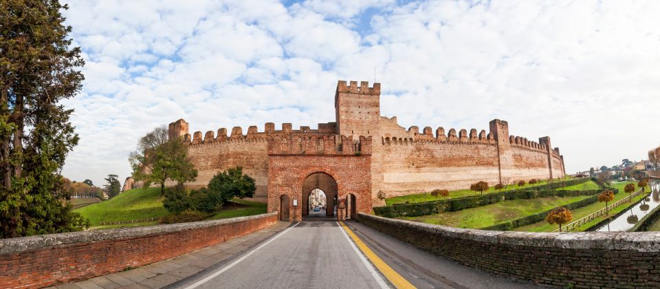 Cittadella in Venetien bewahrt mit ihren vier Stadttoren ein einzigartiges Beispiel mittelalterlicher Wehrarchitektur Italiens.