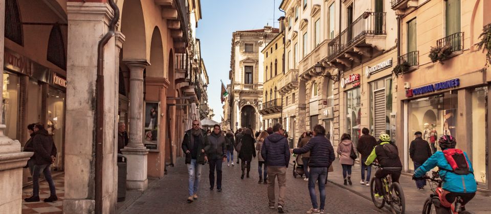 Ein Spaziergang über den Corso Palladio in Vicenza ist eine Zeitreise durch Jahrhunderte voller Kultur und Architektur.