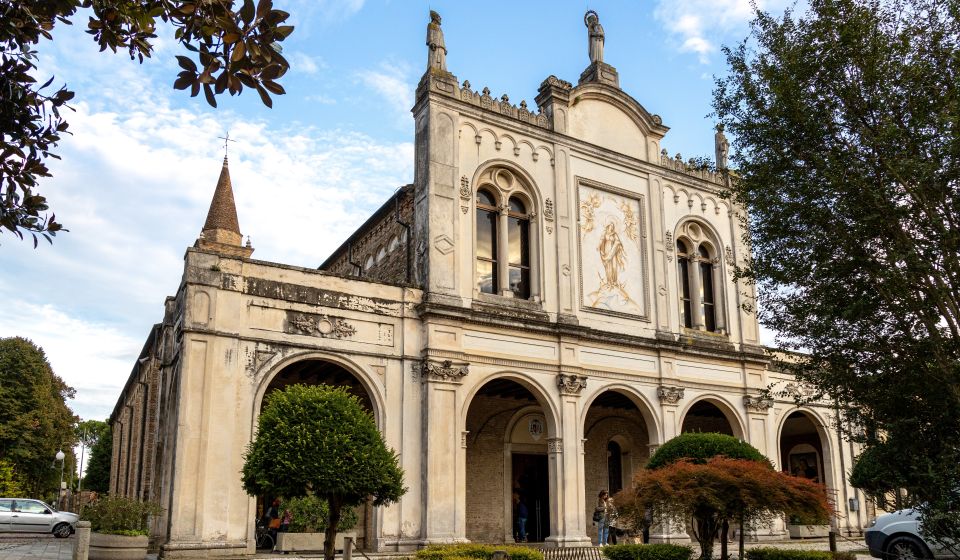 Das Santuario della Beata Vergine Maria delle Grazie ist ein stiller Wallfahrtsort und Symbol tiefer Marienverehrung.