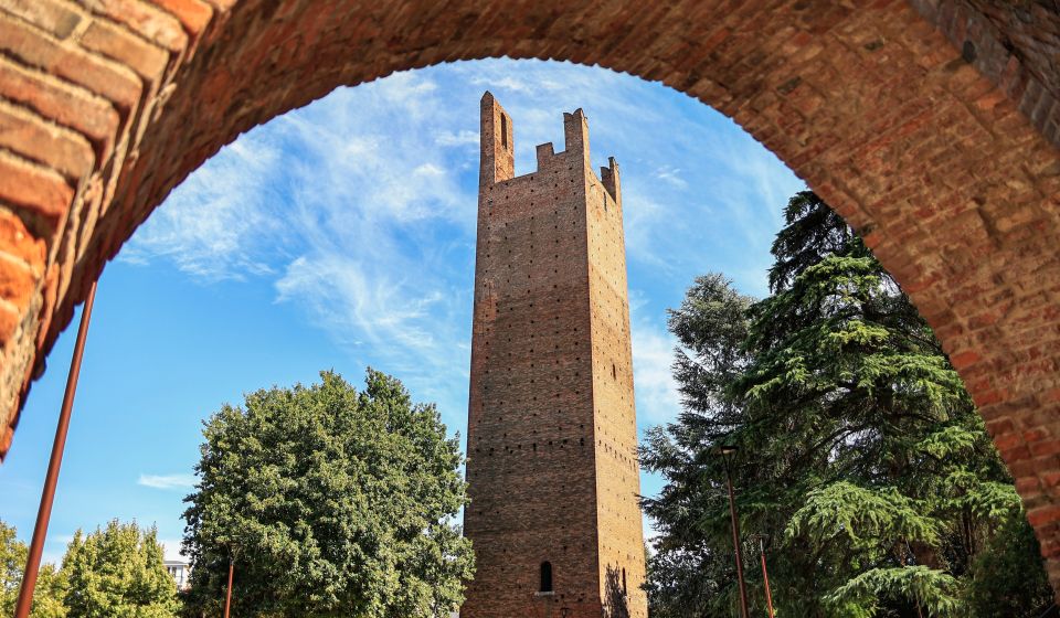 Der Torre Donà in Rovigo, ein eindrucksvolles Wahrzeichen der norditalienischen Stadt.