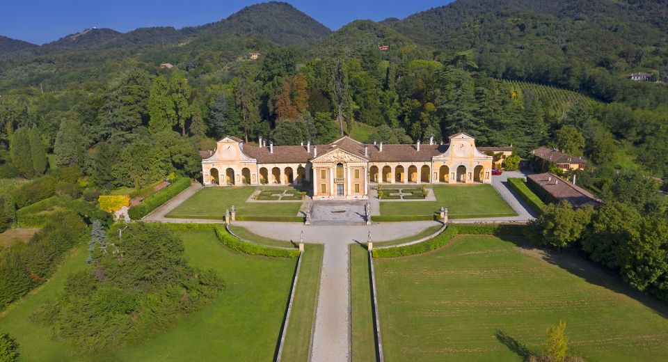Die Villa Barbaro in Maser, von Palladio erbaut, vereint klassische Architektur mit Veroneses prachtvollen Fresken.