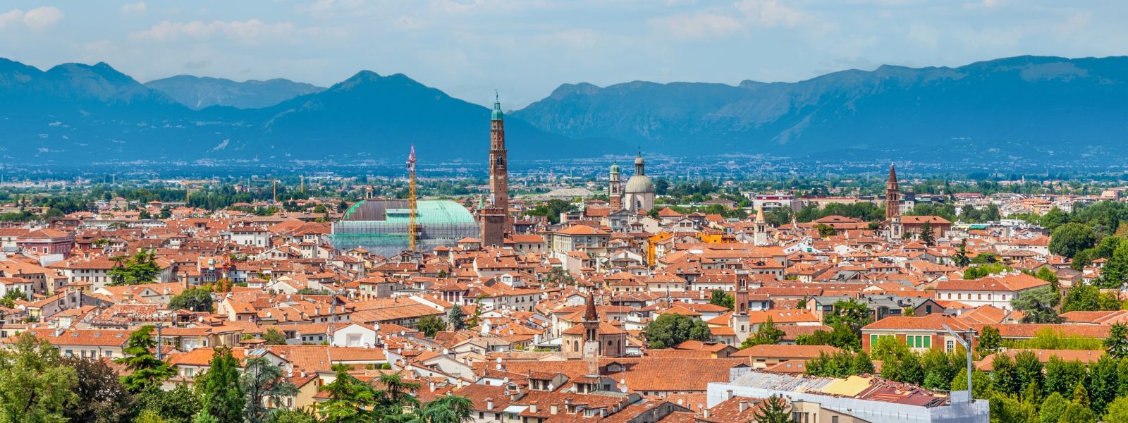 Vicenza in Venetien ist eine Stadt von seltener Harmonie, in der Geschichte, Kunst und Architektur vollkommen verschmelzen.