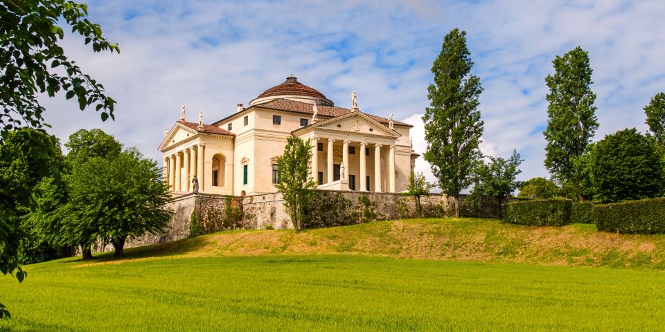 Die Villa La Rotonda, Palladios Meisterwerk, vereint vollkommene Symmetrie, Licht und Renaissance-Harmonie.