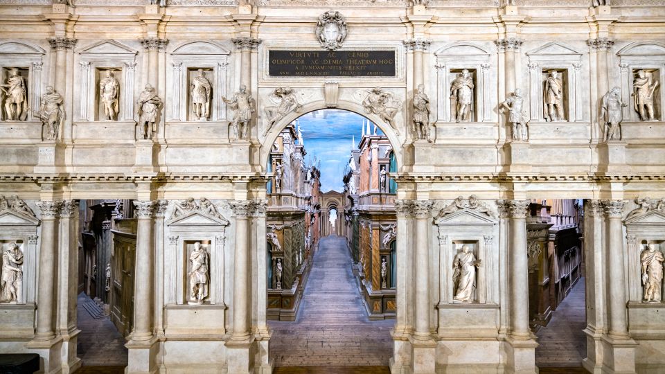 Die magische Bühnenillusion des Teatro Olimpico.