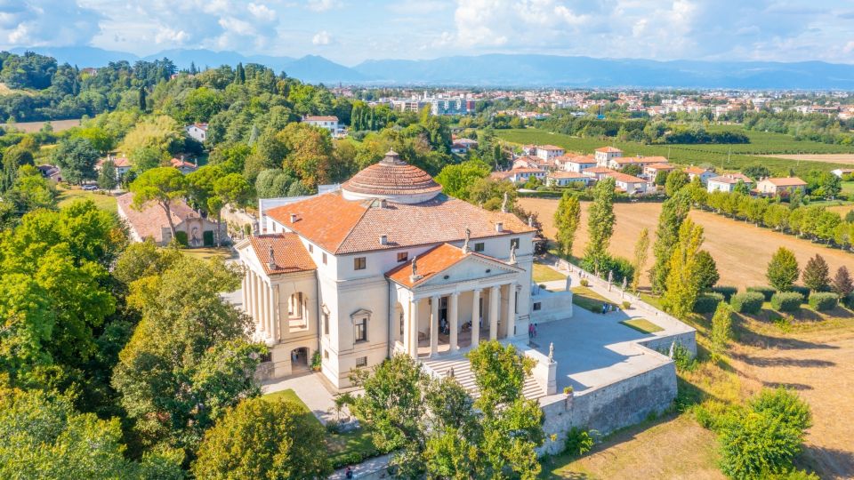Die Villa La Rotonda in Vicenza verkörpert Palladios Ideal von Harmonie, Symmetrie und vollendeter Schönheit.