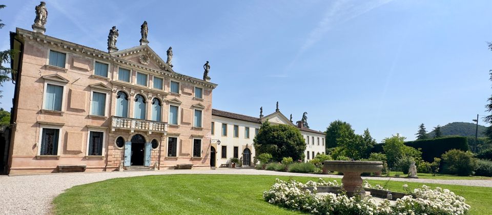 Inmitten der sanften Hügel von Teolo erhebt sich die Villa Rosa als stilles Zeugnis venezianischer Kultur und Lebensart.