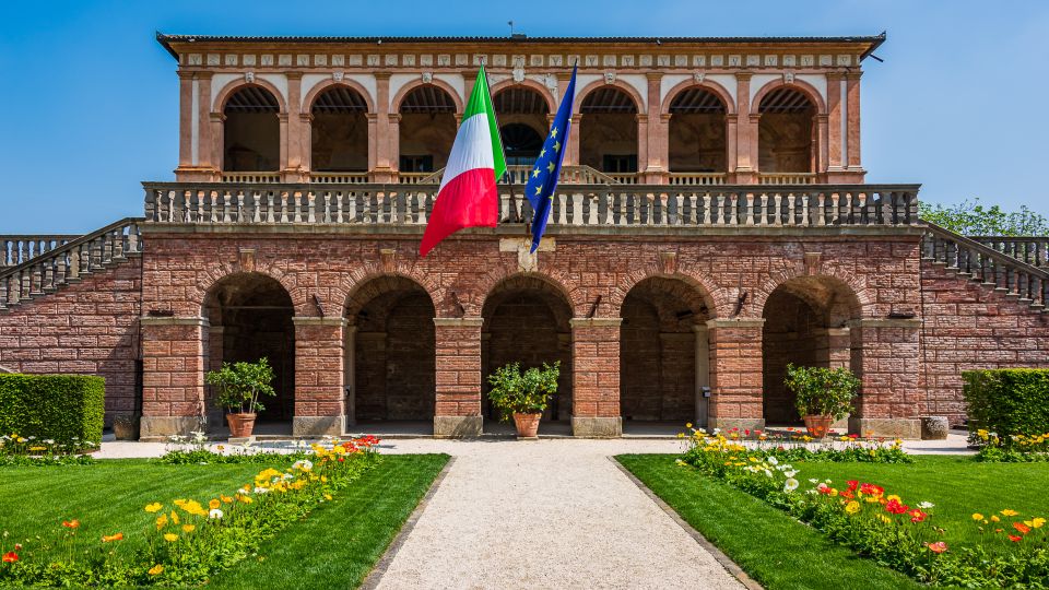 Die Villa dei Vescovi entstand im 16. Jahrhundert als humanistischer Rückzugsort der Bischöfe von Padua in den Euganeischen Hügeln.