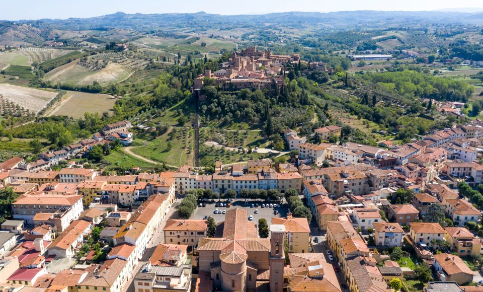 Die Seilbahn von Certaldo verbindet die moderne Unterstadt Basso mit dem historischen Hügelort Alto in nur wenigen Minuten.
