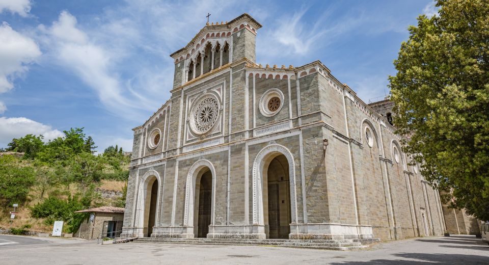 Die Basilica di Santa Margherita erhebt sich am höchsten Punkt Cortonas und wacht von dort aus über die Dächer der Altstadt.
