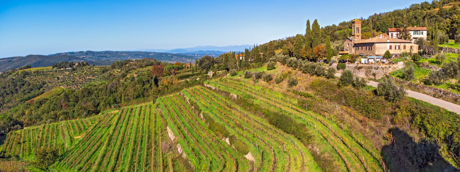 Region voller Geschichte, lebendiger Kultur und Weinlandschaften.