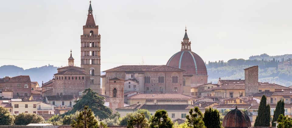Pistoia liegt im nördlichen Teil der Toskana, eingebettet in ein fruchtbares Tal zwischen Florenz und den Bergen des Apennins.