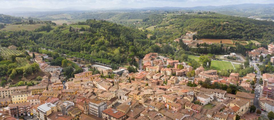 Poggibonsi – zwischen Mittelalter und Moderne, wo Geschichte, Handwerk und toskanisches Lebensgefühl sich begegnen.